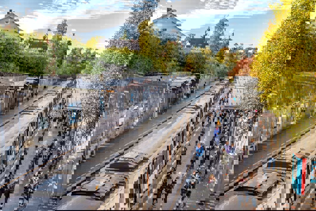 I løpet av juli måned har Sporveien oppgradert spor og plattformer ved Ullevål stadion og Holstein T-banestasjoner (foto: Sporveien).