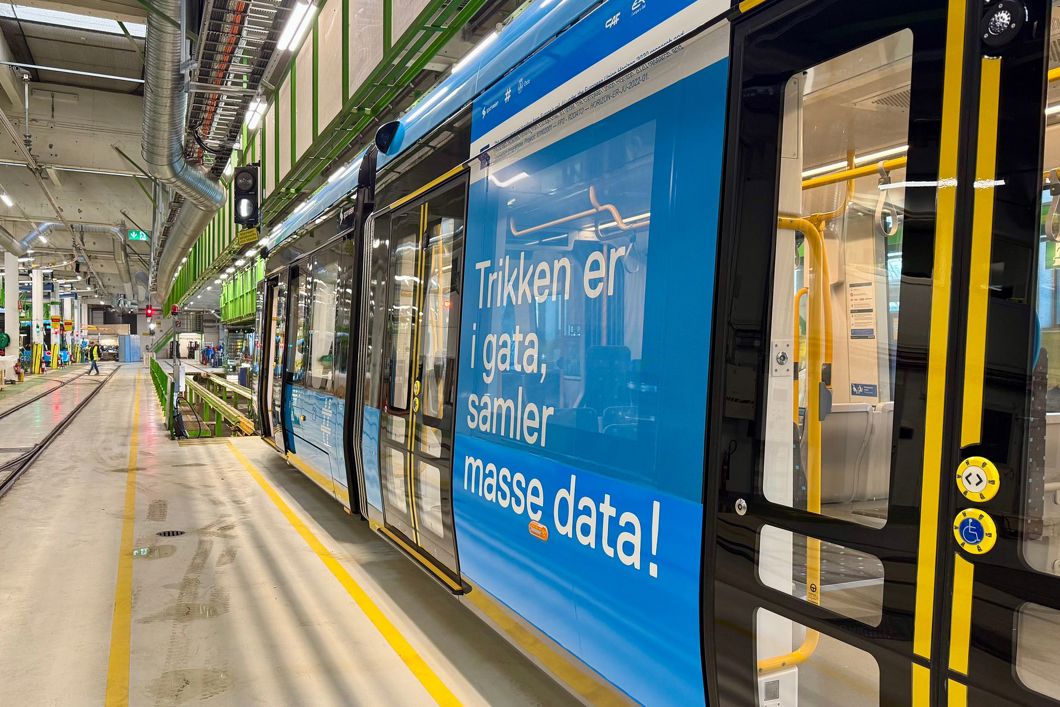 Snart klar til tjeneste: "Datatrikken" får en siste sjekk på Trikkens verksted på Grefsen. (Foto: Sporveien)